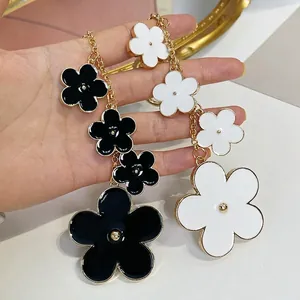Elegant Enamel Flower Keychain Zinc Alloy Camellia Bag Charm For Women Gold Plated Floral Purse Pendant Key Ring Accessory