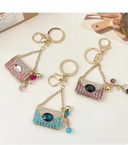 Détails de porte-clés enveloppe en strass avec perles de cristal en trois couleurs