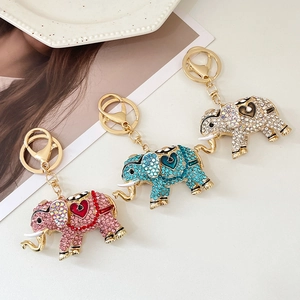 Elefant Schlüsselanhänger mit Strass und Herz in den Farben Rosa, Blau und Weiß