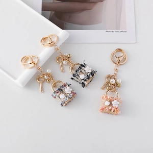Elegant Mini Tweed Bag Keychain With Artificial Pearl Alloy Metal Key Ring Fashion Floral Handbag Charm For Women Bag Decoration Accessory