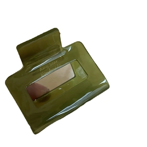 Pince à cheveux rectangulaire en acétate vert olive avec logo Amy bear Handmade