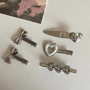Pinza para el Cabello de Aleación de Plata Vintage con Corazón y Lazo para Mujer Pico de Pato con Perlas Artificiales y Strass