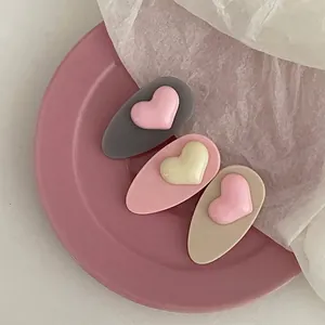 Sweet Heart Acrylic Hair Clips For Women Korean Style Oval Duckbill Clips Fashion Cream Pink Grey Daily Hair Accessories Headwear