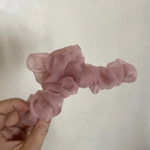 Eleganter großer Haarklammer aus rosa französischem Netzgewebe für Damenfrisuren