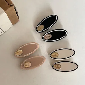 Minimalistisch Acetat Oval Haarclip Für Damen Geometrisch Haarnadel Seite Pony Entenschnabel-Clip Mit Metall Logo Buchstabe Mode Alltag Haarschmuck