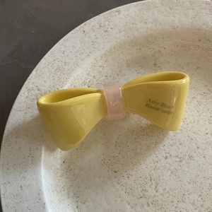 Französische Kontrastfarben-Schleifen-Haarspange mit Amy Bear Handmade Schriftzug in Gelb