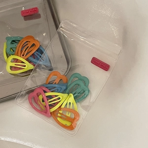 Lot de barrettes à cheveux en forme de cœur colorées dans un emballage fait main