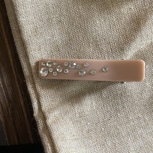 Fermaglio per capelli francese albicocca con cristalli brillanti su resina