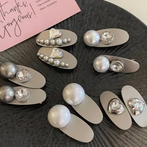 Fermaglio per Capelli in Lega di Künstliche Perle d'Imitazione e Strass in Stile Francese Elegante Becco d'Anatra Copricapo alla Moda