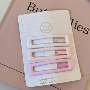 Lot de trois barrettes rectangulaires mates dégradé rose sur carte à pois dorés
