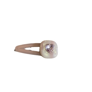 Pink heart crystal strawberry hair clip with pearlescent shell pattern for girls