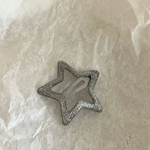 Y2K style glittery star hair clip with grey sparkling finish for women hair styling