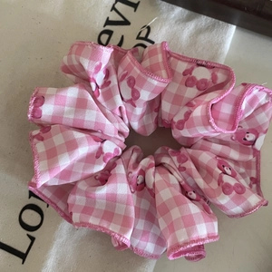 Scrunchie a scacchi rosa con motivo a orsetto per eleganti acconciature a chignon e code