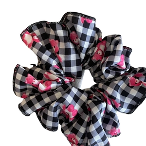 Elastico per capelli a scacchi bianchi e neri con orsetti rosa per acconciature chic