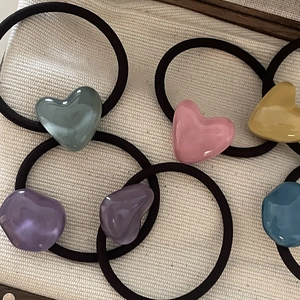 Irregular jelly heart hair ties in Morandi colors with high-elasticity black rubber bands