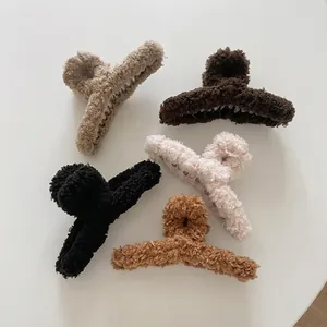 Sherpa Plush Hair Claw Clip Large Geometric Shark Clip Soft Warm Autumn Winter Faux Fur Hair Accessory For Daily Styling