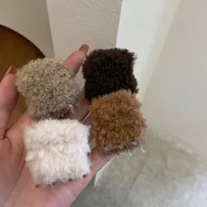 Pince à Cheveux Carrée en Peluche Automne Hiver pour Femmes Pince Requin Texture Laine d'Agneau Café Accessoires Cheveux