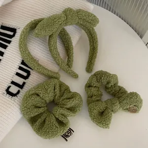 Ensemble serre-tête et chouchous vert moutarde en peluche douce type mouton