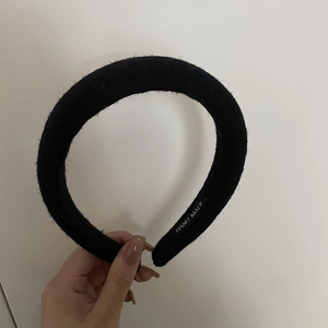 Classic black padded velvet headband with vintage thick sponge and handmade woven label
