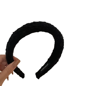 Serre-tête épais en peluche noire avec rembourrage éponge et étiquette faite main