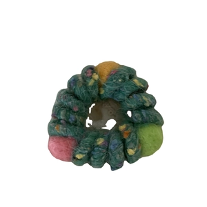 Elastico per capelli a filo del telefono in feltro di lana con pompon colorati e verdi