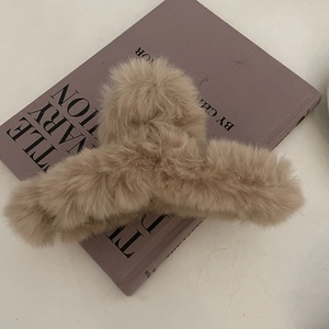 Grande pince à cheveux en peluche marron clair de 13 cm pour cheveux épais