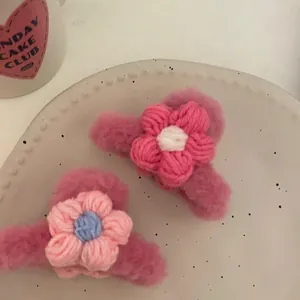 Women's Cute Rose Red Pink Flower Plush Hair Claw Korean Style Faux Fur Knitted Floral Hair Clip Soft Warm Hair Accessories