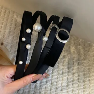 Lot de quatre serre-têtes noirs de style coréen avec perles et textures en velours