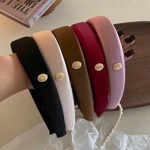 Cerchietto in Satin Ispessito in Stile Francese Con Targhetta in Metallo Dorato High Top Cerchietto Per Capelli Donna Fatto a Mano