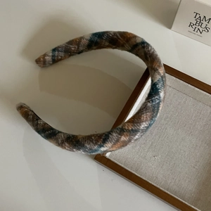 Retro style thick plaid headband featuring brown and blue tweed fabric for women's hair styling