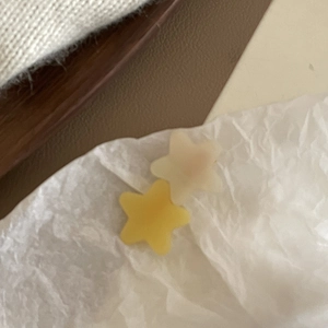 Cute acetate star hair clips in yellow and cream matte finish for women and girls