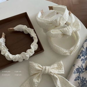 French Style Pleated Satin Headband With Artificial Pearl Edge Bow Hair Accessories For Women Elegant Retro Wide White Hair Band