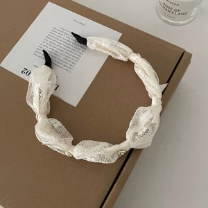 Serre-tête élégant en dentelle blanche de style français avec nœud en soie et perle vintage