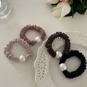Chouchou Plissé en Satin Élégant Avec Décoration de Grande Künstliche Perle Fausse Élastique à Cheveux Haute Élastique Pour Femmes
