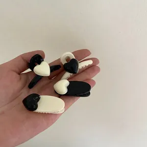 Vintage Black And White Heart Hair Clips For Girls Retro Acrylic Duckbill Clips And Mini Hair Claws Fashion Hair Accessories