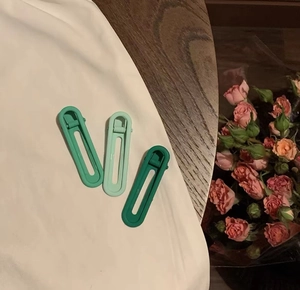 Lot de trois barrettes à cheveux vert mat de différentes nuances pour un look frais