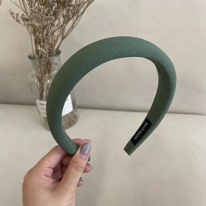 Morandi dark green sponge headband for women in retro French style with a fabric finish