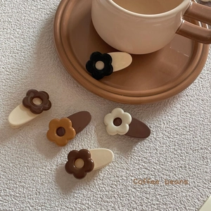 Korean Style Mini Flower Hair Clip Acrylic Duckbill Hairpin Creamy Caramel Black Contrast Color Hair Accessories For Women