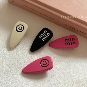 Fermaglio per Capelli in Acrilico a Goccia d'Acqua per Donna Finitura Opaca con Faccina e Lettere Fermaglio Laterale alla Moda