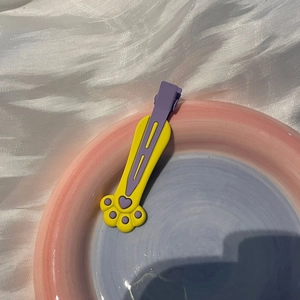 Barrette à cheveux patte de chat mignonne en métal jaune et violet pour coiffure fille