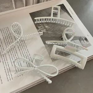 Korean Style Pearlescent White Large Geometric Hair Claw Clip Alloy Mermaid Iridescent Shark Clip For Women Hair Accessories
