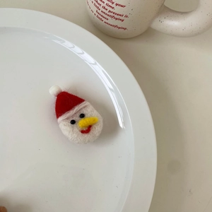 Graziosa clip per capelli pupazzo di neve di Natale con cappello rosso in feltro