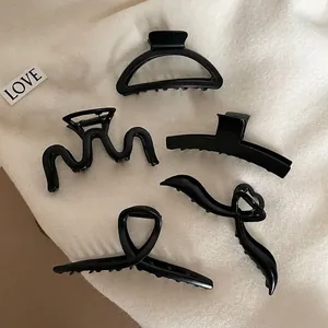 Minimalistisch Matt Schwarz Metall Haarklammer Groß Geometrisch Haarkralle Rutschfest Starker Halt Haarschmuck Für Damen