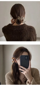 Mini pinces à cheveux fleurs tons marron mat présentées dans une vue double lifestyle
