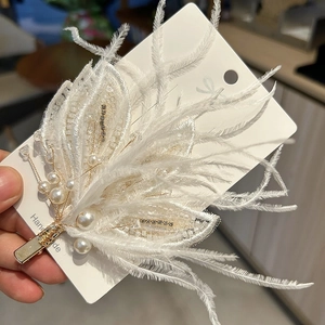 Handmade white feather hair clip with pearls and golden beads for Hanfu style