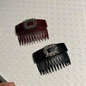 French vintage style hair side combs with square rhinestone decoration in red and black
