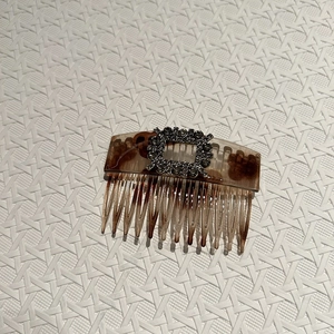 French vintage amber resin hair comb with a square rhinestone frame for women
