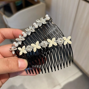 Peigne à Cheveux Élégant en Plastique Noir Fleur en Strass et Künstliche Perle de Culture Accessoire de Cheveux pour Mariage Fête