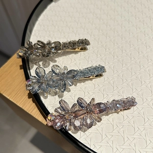 Barrettes à fleurs en cristal étincelantes pour femmes en tons gris, bleu et violet