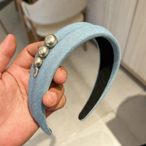 Serre-tête en denim vintage français avec grandes perles grises et étiquette métallique